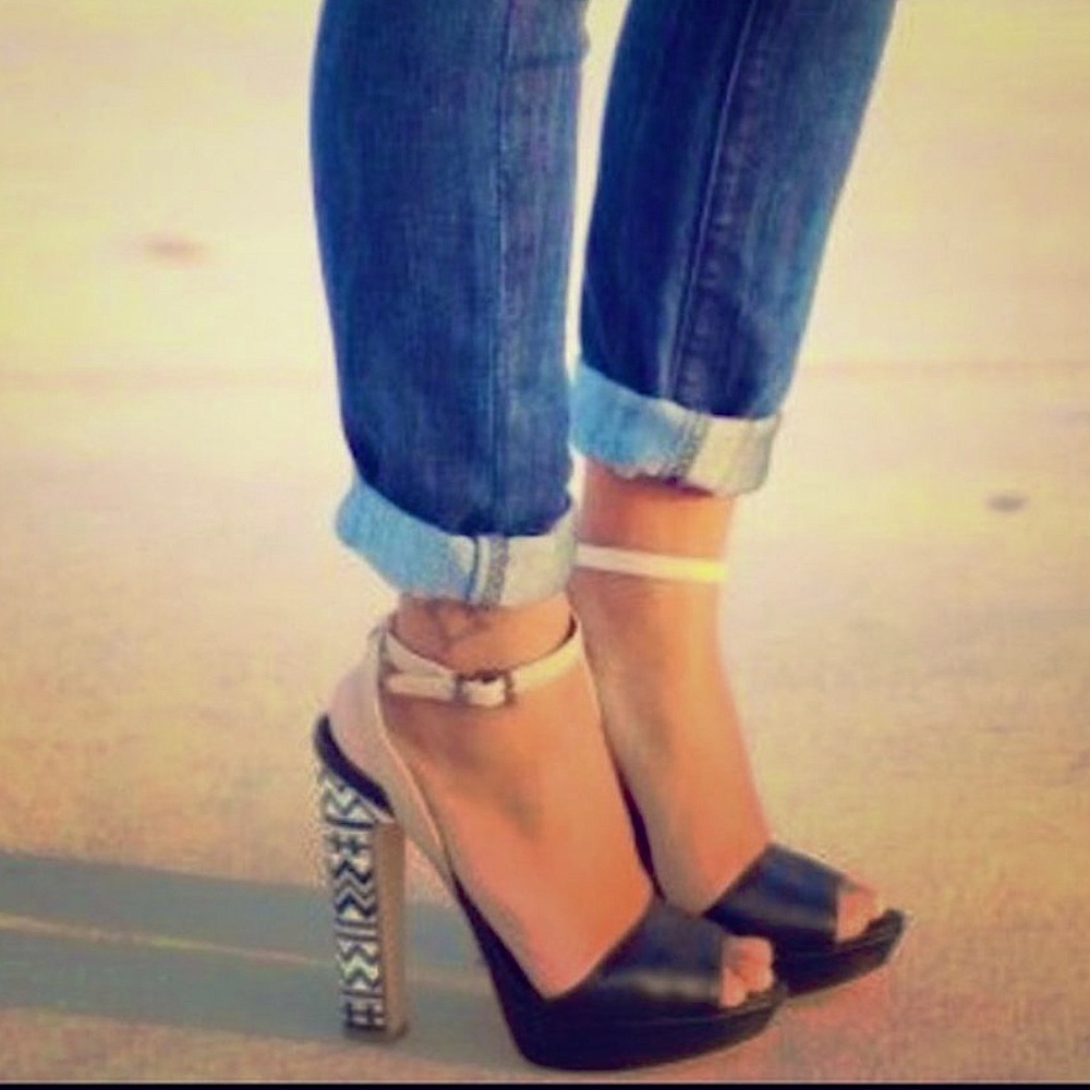 BCBGMaxAzria Tribal Funky Block Heel Platform Pumps